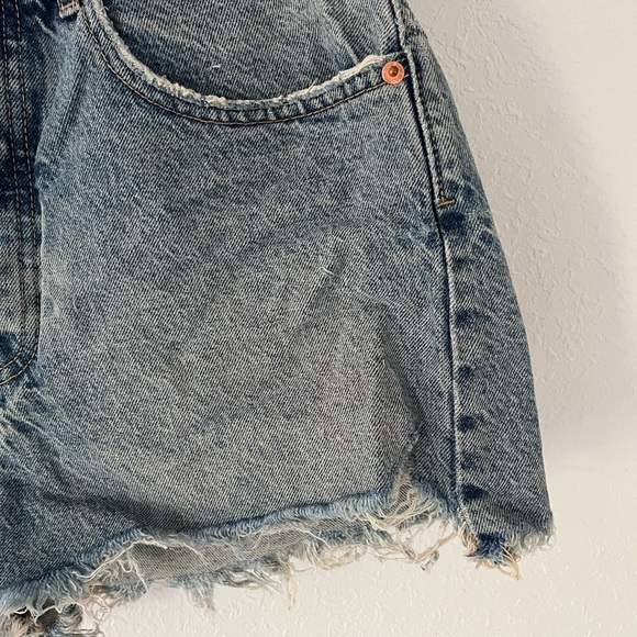 Zara High Waisted Denim Shorts, Medium wash - Picture 5 of 6